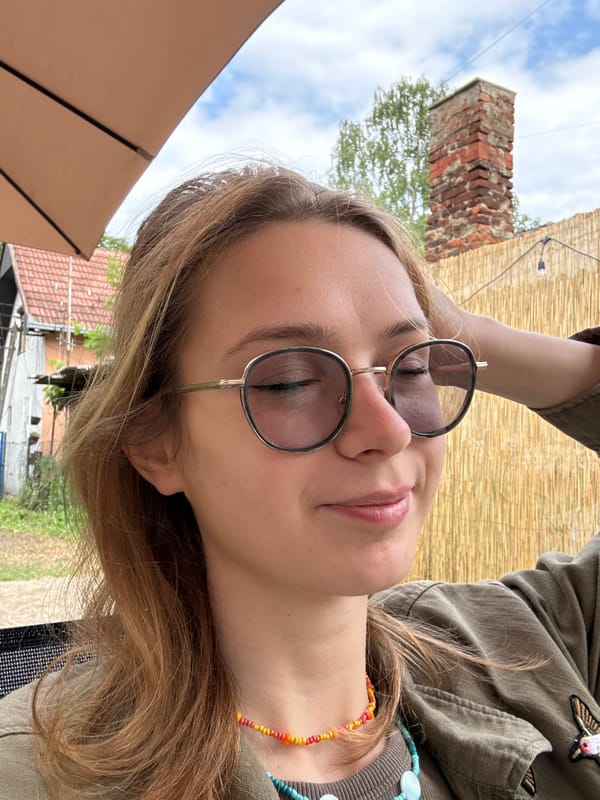 Woman spends morning at cafes and parks in Kragujevac