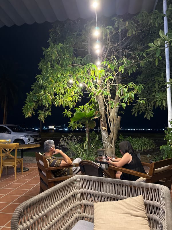 Cafes, coast, and street life in Nam Nha Trang Ward
