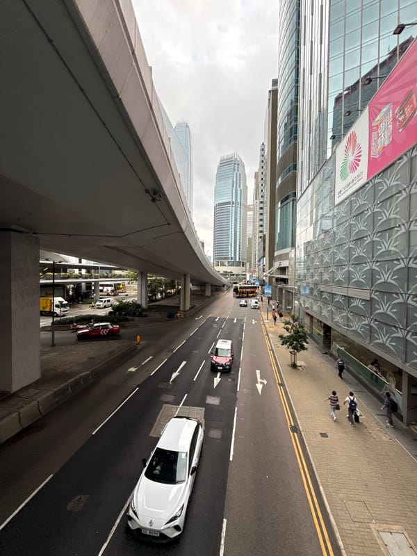 Visitor captures Man Mo Temple interior details in Hong Kong