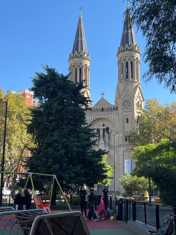 Buenos Aires church and street life observed Tuesday afternoon