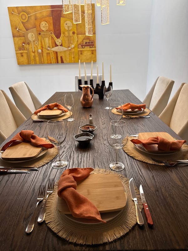 Home dining and garden scenes documented in Huixquilucan