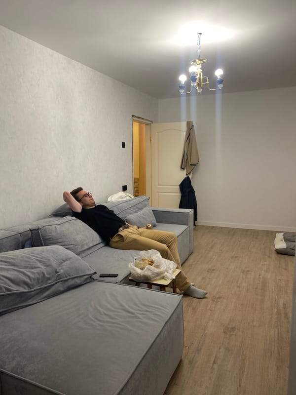 Casual apartment hangout in Perm on a June evening