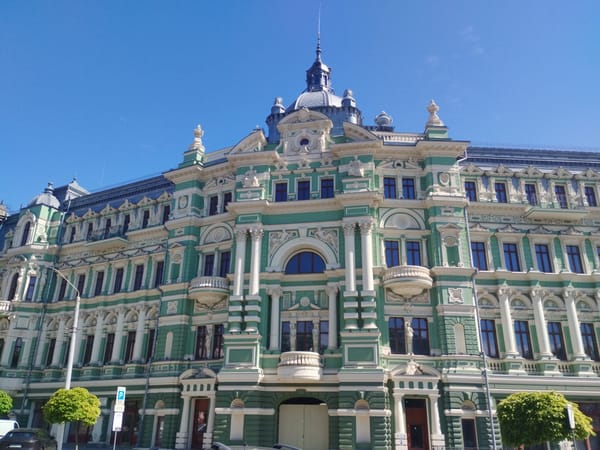 Morning tour of historic Odesa hotels and parks documented