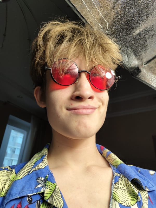Selfie session in Krasnodar, Hawaiian shirts and good vibes