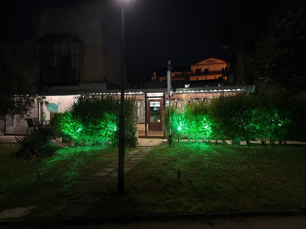 Evening gaming session and street scenes documented in Varna