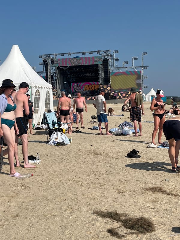 Lakeside festival draws crowds to Surakovo beach