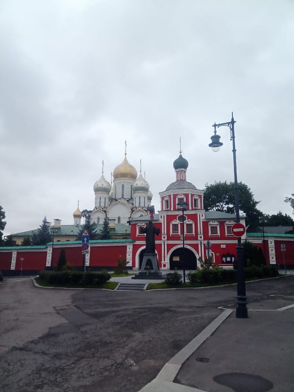 Rainy evening walk through Moscow's historic central streets