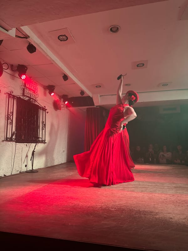 Solo dancer performs in red dress at Torremolinos venue