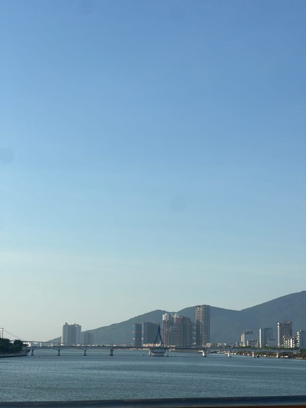 Morning around Da Nang: bridges, traffic, cafes, and skyline views