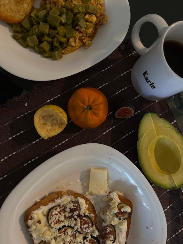 Sunday afternoon moments documented in Tlaxcalancingo neighborhood