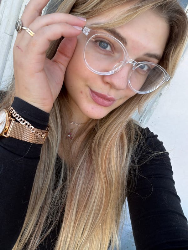 Woman photographed smoking, posing in Naberezhnye Chelny