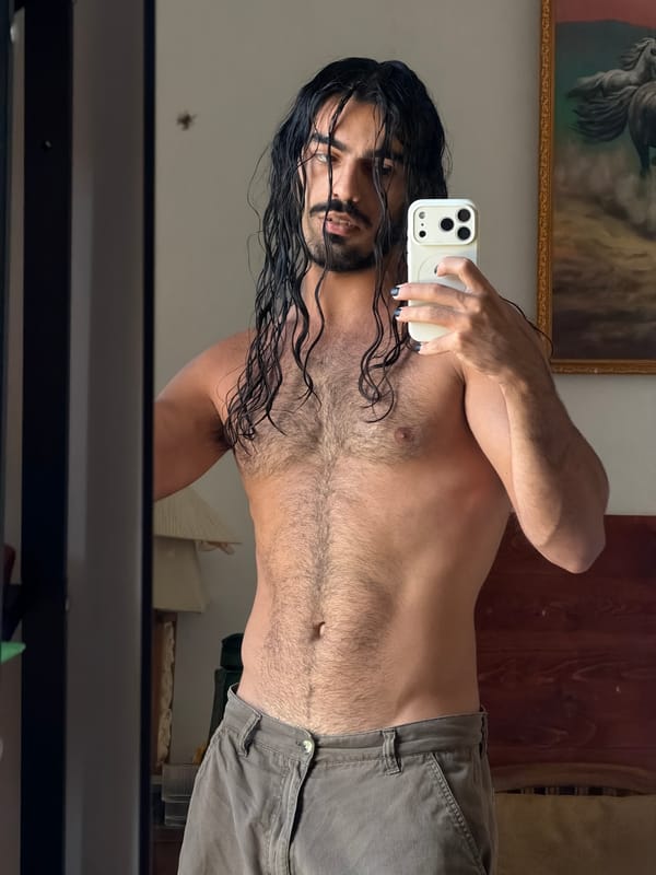Mirror selfies in a North Kuta bedroom, Bali