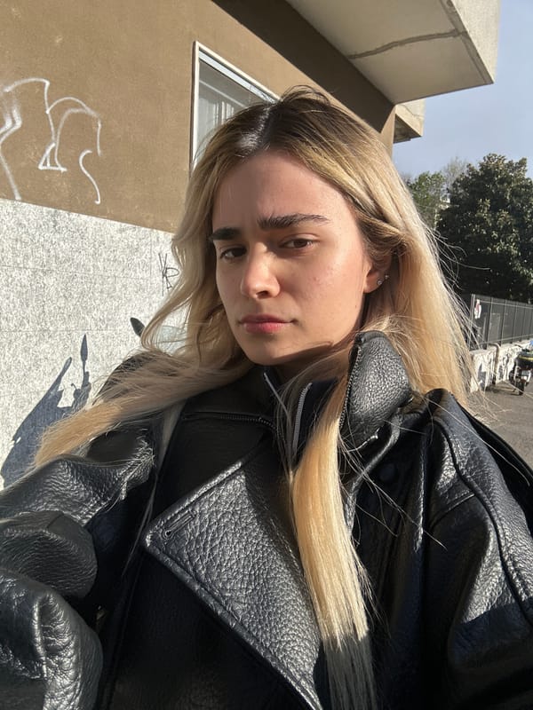 Afternoon street life and portraits documented across central Milan