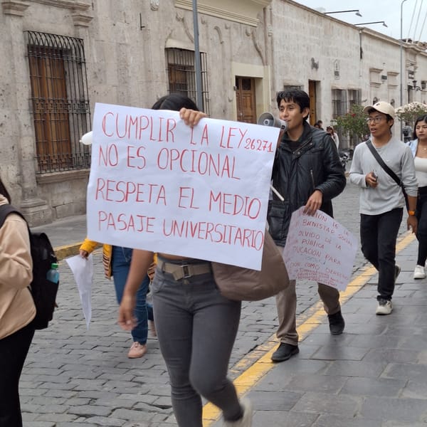 Protests and religious reenactments converge in Arequipa's Plaza de Armas