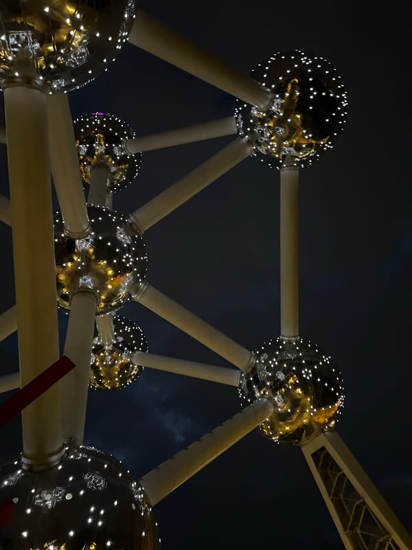 Atomium lights up Brussels night sky