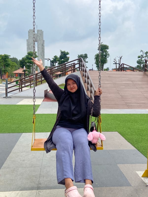 Families enjoy morning recreation at Sidoarjo public park