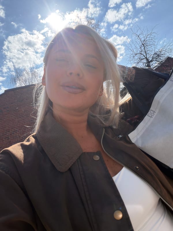 Woman takes morning selfies under clear skies in Sarapul