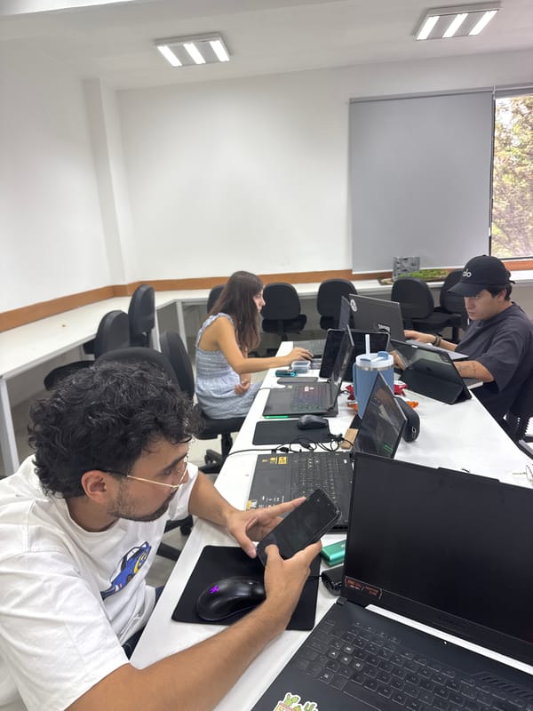 Evening Collaborative Work Session Observed in San Andrés Cholula