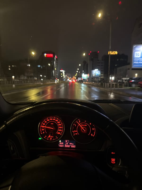 Driver travels 100 km/h through Sofia at night