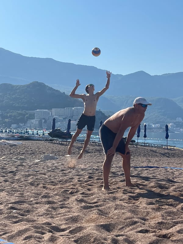 Beach volleyball session in Boreti with Adriatic views