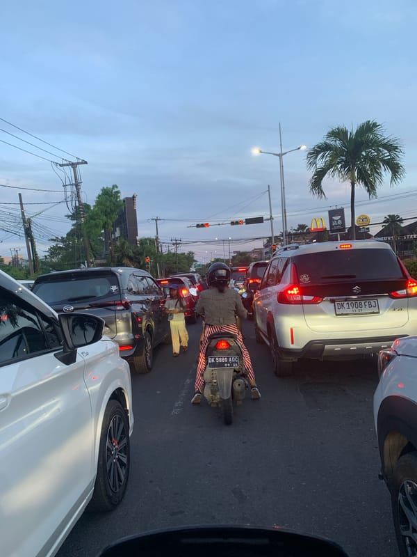 Traffic delays reported in Denpasar area, Indonesia
