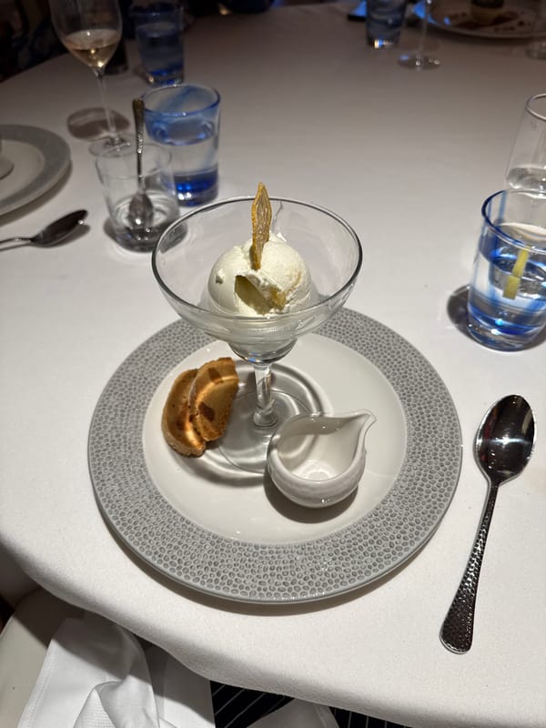 Dessert course documented at Matosinhos table setting