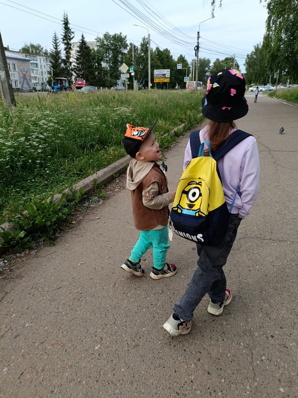 Early morning life documented in Chaikovsky, Russia over one hour