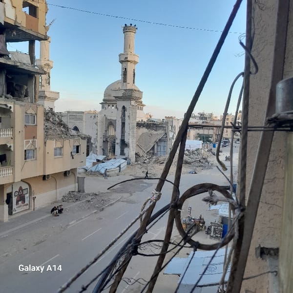 Destruction and meals documented in Khan Yunis, Palestinian Territory