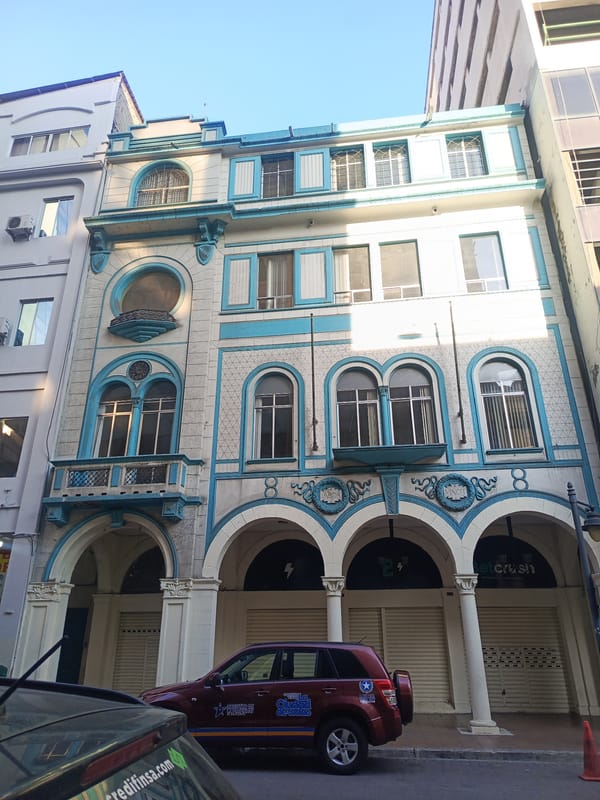 Downtown Guayaquil architectural tour captured in nine-minute walk
