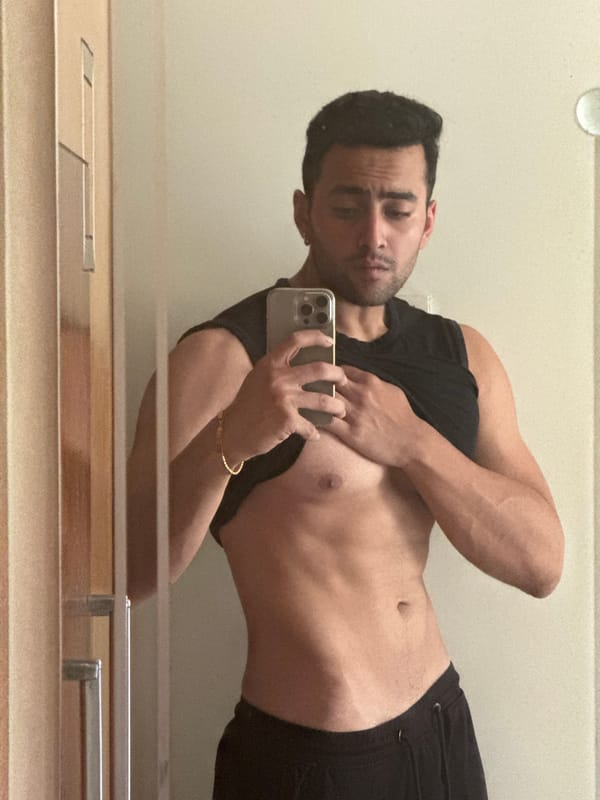 Person takes multiple mirror selfies in Kolkata morning hours