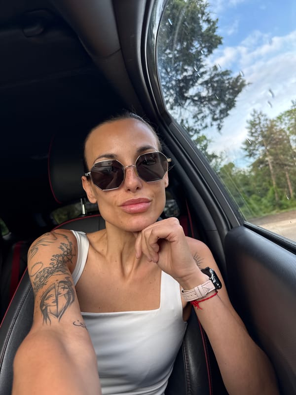 Woman photographed multiple times in early morning Pleven session