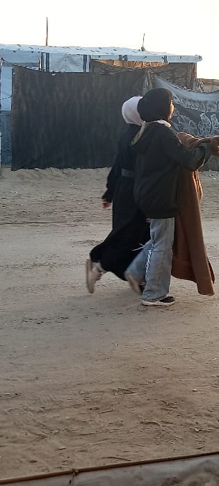 Daily life documented in Khan Yunis temporary settlement