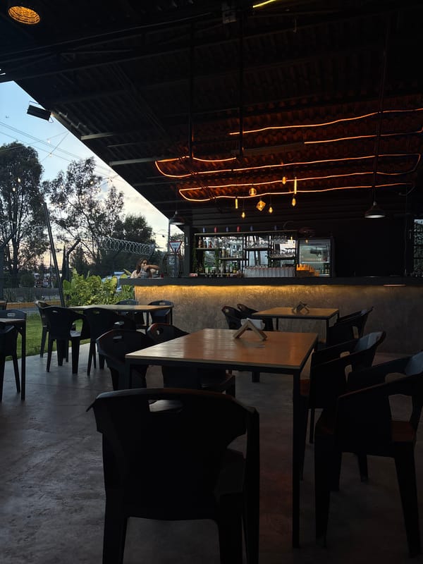 Restaurant entertainment venue documented in San Pedro Cholula