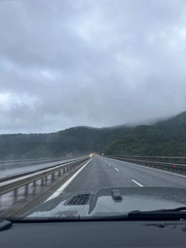 Rainy highway conditions documented near Pravets, Bulgaria
