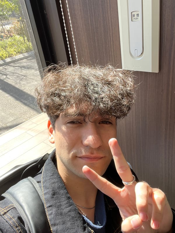 Man observed in Tokai plaza during morning hours