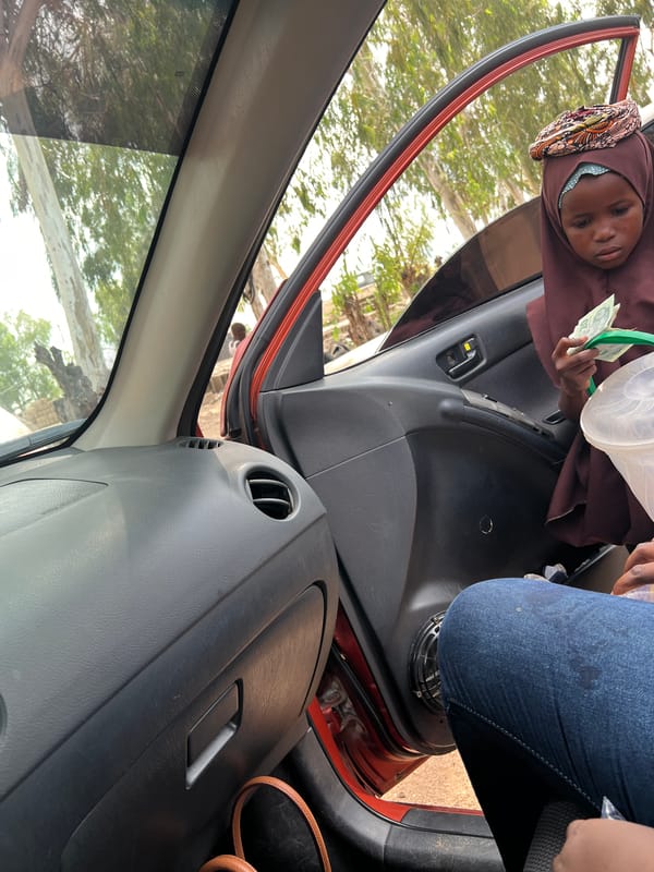 Roadside stop in Howayi — tire change, cash exchange, car interior details