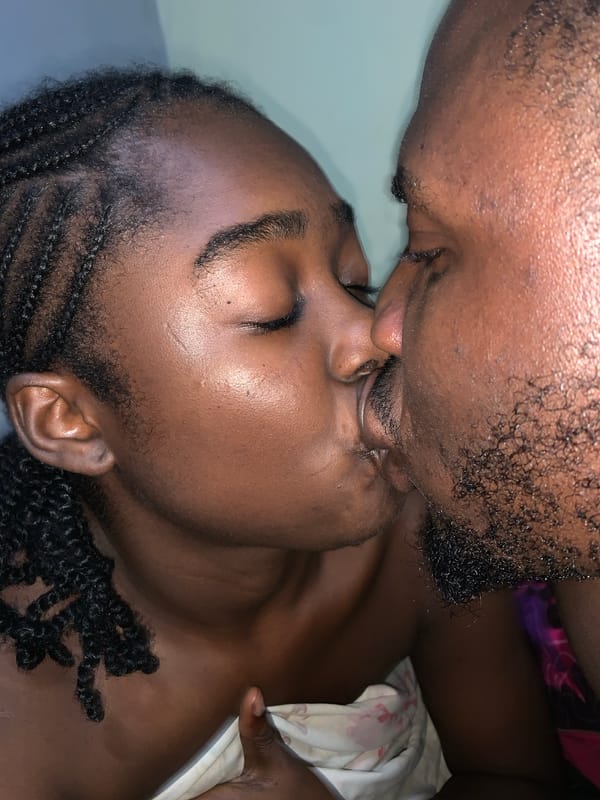 Couple shares intimate meal and affection in Rafin Par