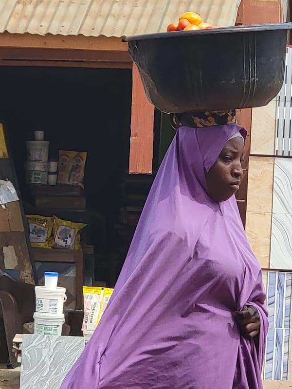 Daily life scenes documented in Maiburiji market area