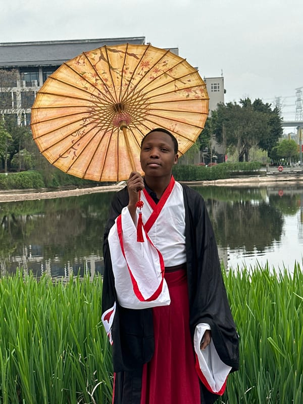 Students celebrate Chinese culture in traditional Hanfu at Jiangjin college