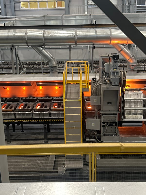 Early morning activity documented at industrial facility in Noviy, Russia