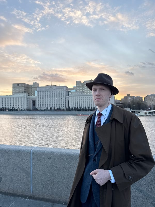 Formally dressed man spotted standing by Moscow river