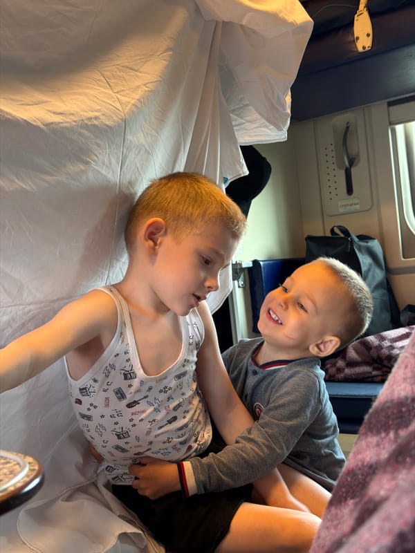 Two boys spotted in bedroom in Novocherkassk, Russia