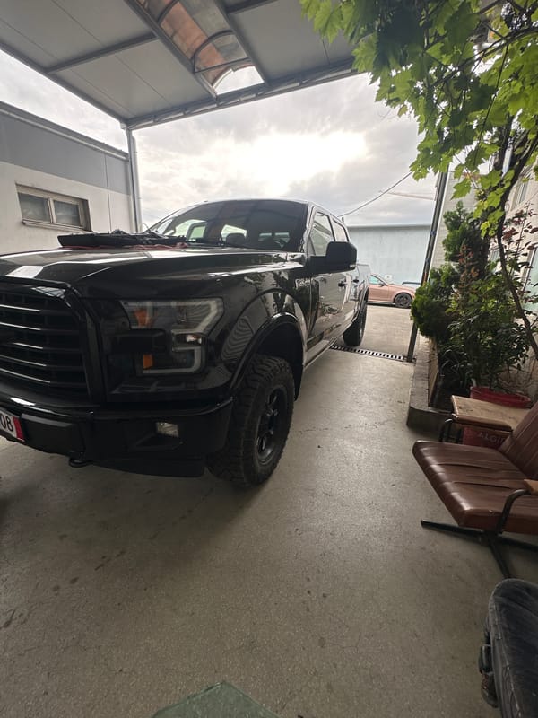 Vehicles and Sky Observed at Single Location Friday Afternoon