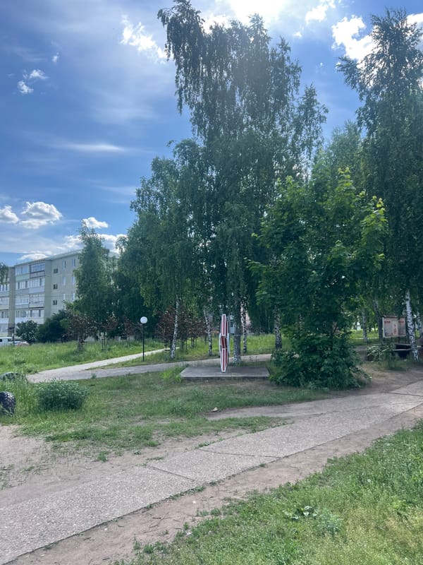 Ordinary morning moments documented across Noviy, Russia residential areas