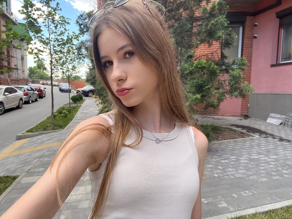 Afternoon selfie session on the streets of Dnipro
