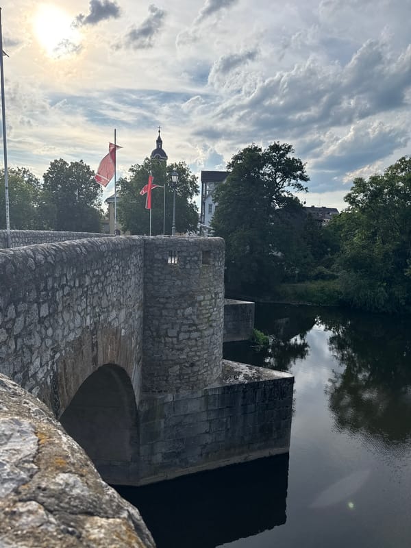 Sunny afternoon exploring Wetzlar's old town and Lahn riverfront