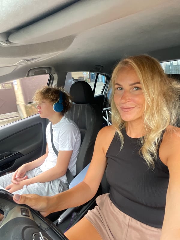 Driver's seat selfie on a summer morning in Sochi