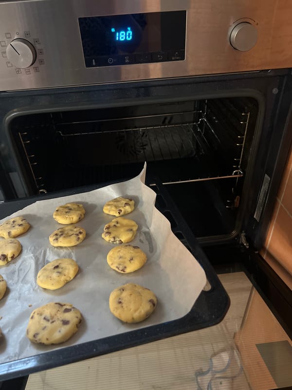 Afternoon at a Qoyankus home: baking, backyard pool, and kids' space