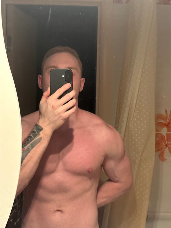 Man takes bathroom mirror selfies in Chaikovsky, Russia