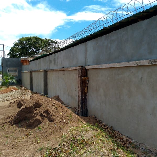 Urban scenes documented across Venezuelan towns show infrastructure, residents